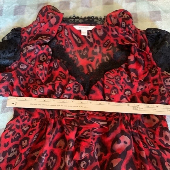 Boston Proper Sheer Red  Black Animal Print Lace Peplum Tunic Top Size 10 - Picture 8 of 13